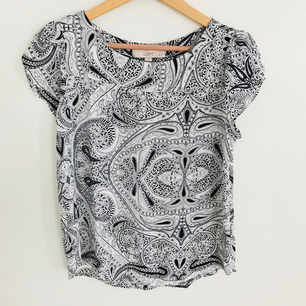 Loft Petite Black & White Paisley Petal Sleeve Top